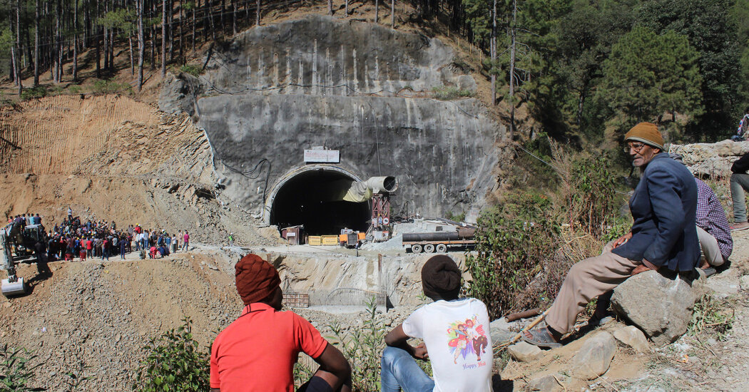 india-rescue-effort-continues-for-40-workers-trapped-in-a-tunnel