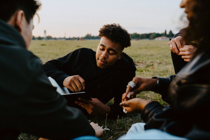 46%-of-gen-z-is-limiting-their-screen-time-—-here-are-2-ways-to-reach-them-anyway
